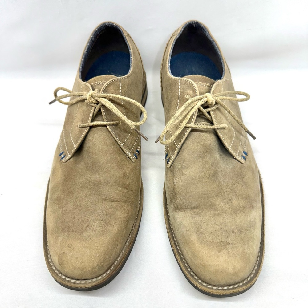 Men’s shoes (size 11)